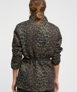 Couturecrest.shop5a7c543888 4