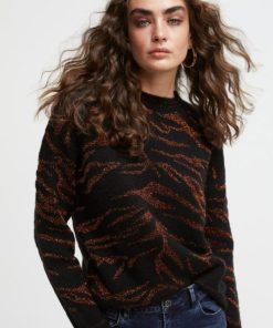 Couturecrest.shop6a00683f78 1