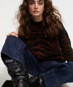 Couturecrest.shop6a00683f78 3